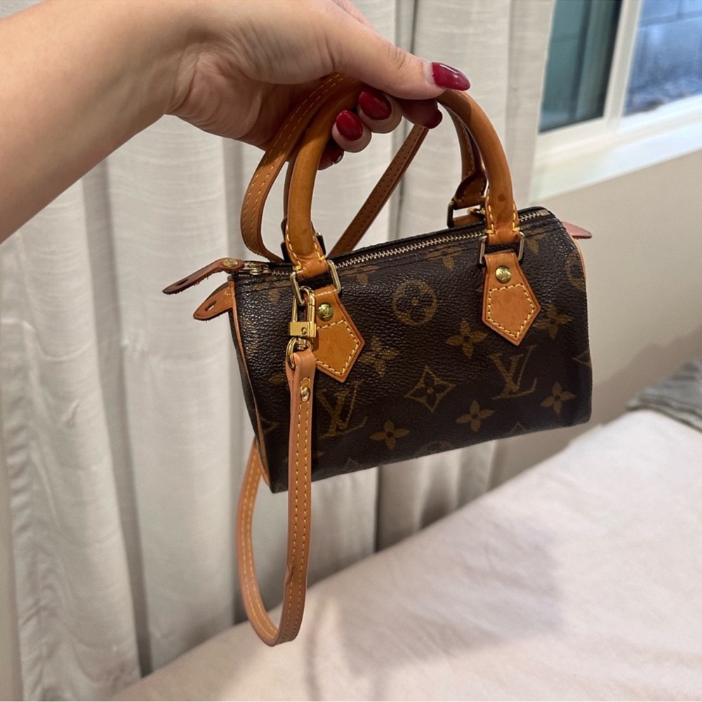 Beautiful and Authentic Nano LV in great condition.😍